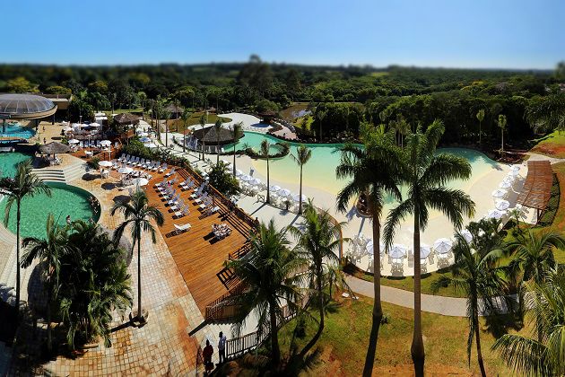 Praia e Piscinas Termais - Mabu