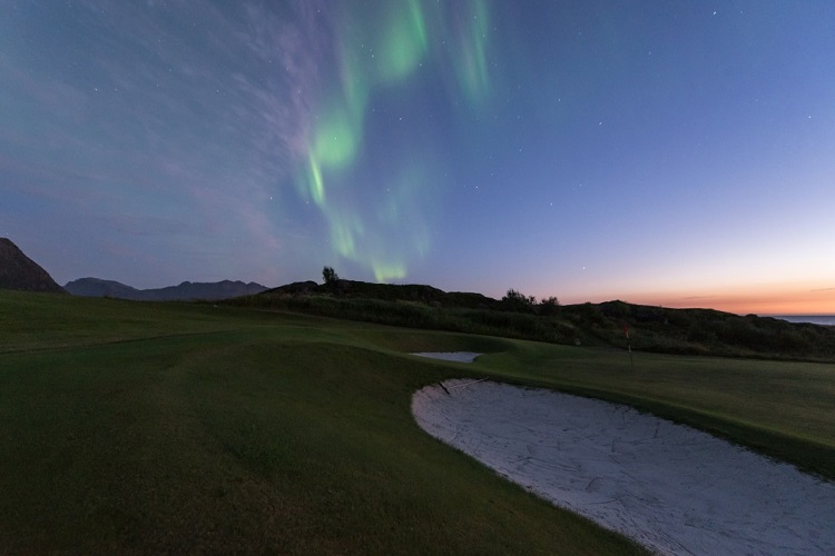 golfe no Sol da meia-noite