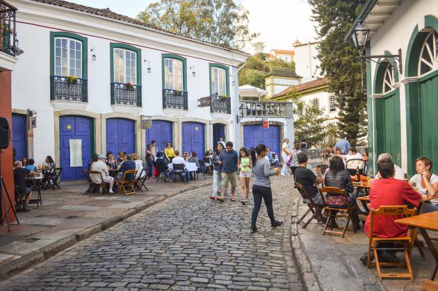 Arte e Gastronomia na rua São José - Ouro Preto/MG Crédito: Leo Homssi