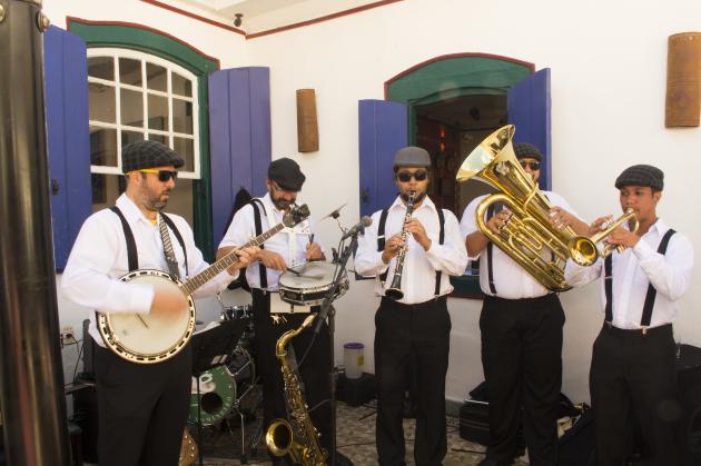 Arte e Gastronomia na rua São José - Ouro Preto/MG Crédito: Leo Homssi