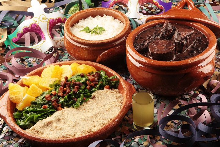 Produtos de carnaval da Academia da Cachaça. Foto de Berg Silva / divulgação