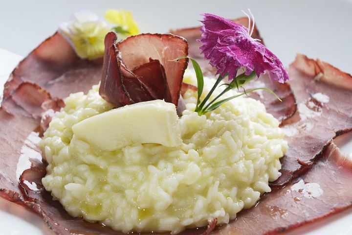 Risoto de Bresaola com queijo Taleggio da Lombardia. Foto: Camilla Maia