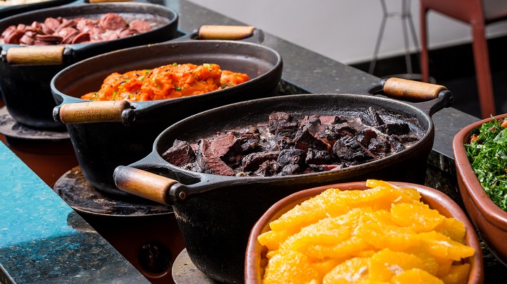 Sexta-feira é dia de Feijoada completa 