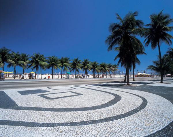 Canteiro central e calçadão de Copacabana