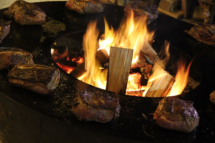 “Feuerring” – churrasco suíço. Foto: Eduardo Madeira