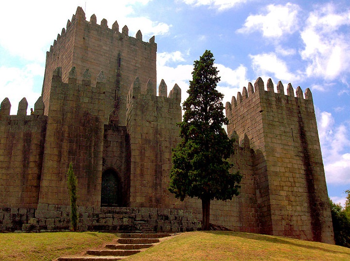 Castelo-de-Guimarães-Marco-Aldeia