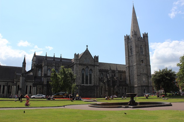 Catedral de Saint Patrick - arquitetura gótica