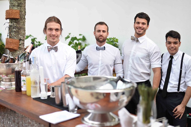 MB também faz criação de carta de drinks para eventos, harmonização de cervejas e drinks com o menu escolhido, e toda a execução do bar. Daniel Freitas, Tai Barbin, Mario Estrela e Allan Yves. 