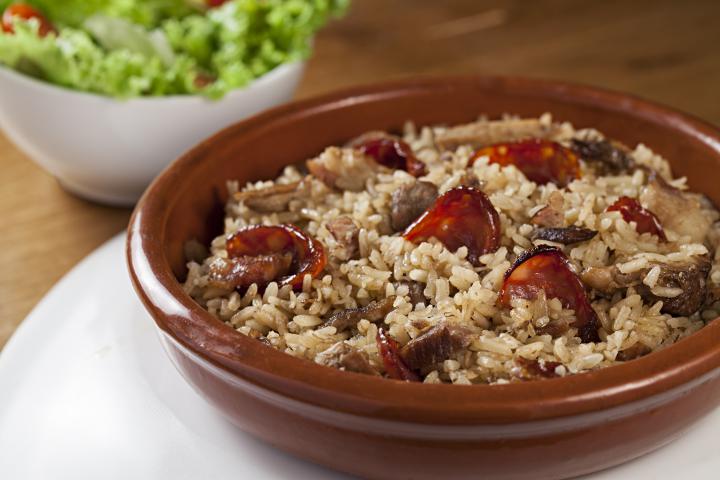 Deli 43 Pavelka_Arroz de pato com saladinha verde e tomate foto Rodrigo Azevedo_ (2)