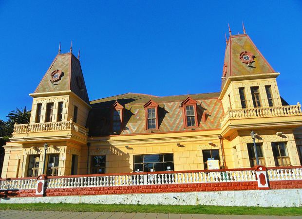 "Edificil Casino" - Pichilemu - Chile