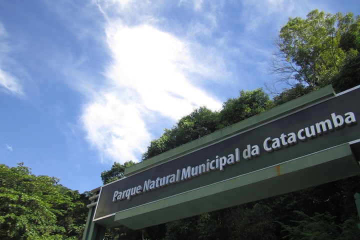 Entrada do Parque Natural Municipal da Catacumba/Foto por: Duda Menegassi