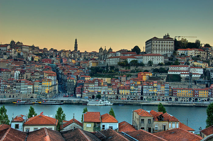 Fotos de João Paulo Andrade, que fotografa sua cidade, a Cidade do Porto, em Portugal