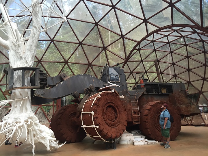 Interior da cúpula de Mathew Barney.