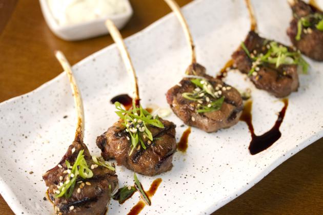 MEE e TIAN_Carre de Cordeiro_Victor Moriyama