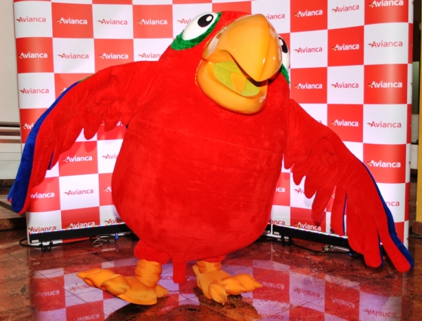 Mascote Avi, do Programa Amigo da Avianca, participa do Chocofest