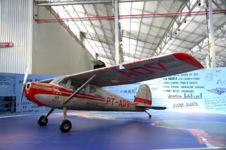 O Cessna 140 de Ada Rogato em exposição no Museu TAM
