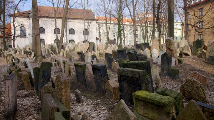 Old-Jewish-Cemetery-Stary-Zidovsky-Hrbitov-32457 PRAGA