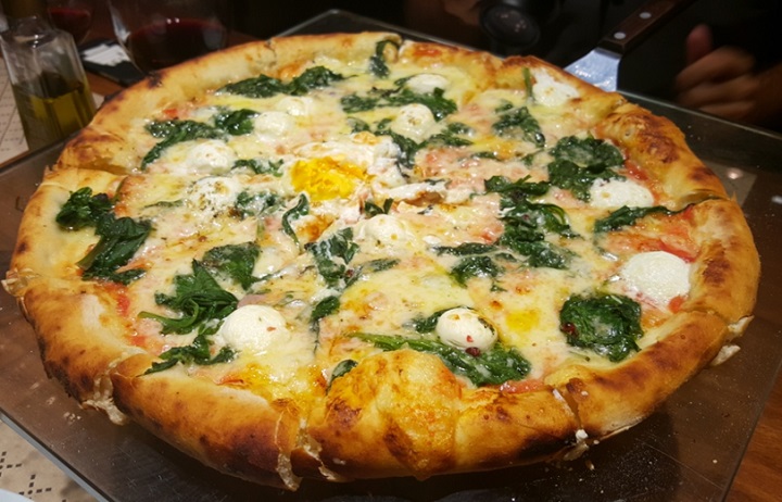 Pizza di Spinaci & Formagio de Capra. Foto: Fabricia Perrotta