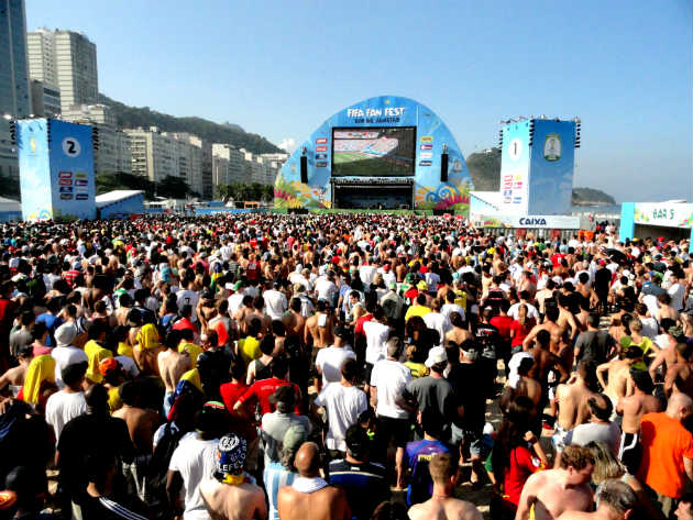 Portugueses na Fifa Fan Fest. Foto: Embarque na Viagem