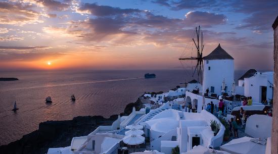 Pôr do sol em Oiã, Grécia