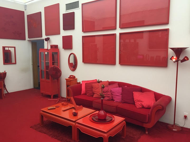 Quarto vermelho - Cildo Meireles.