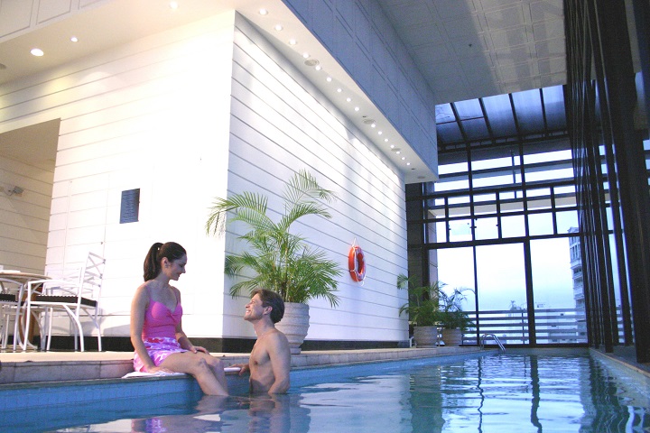 Perco a hora nessa piscina.