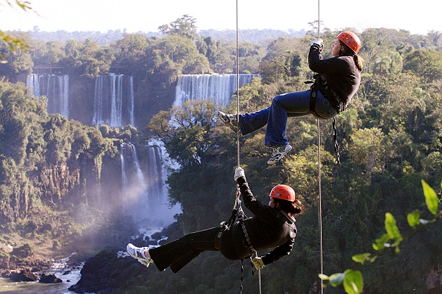 Rapel nas Cataratas. Foto: Nilton Rolin