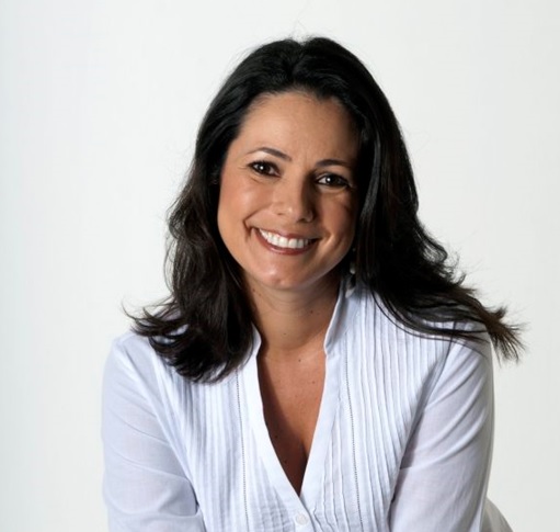 Renata Araújo, You Must Go!