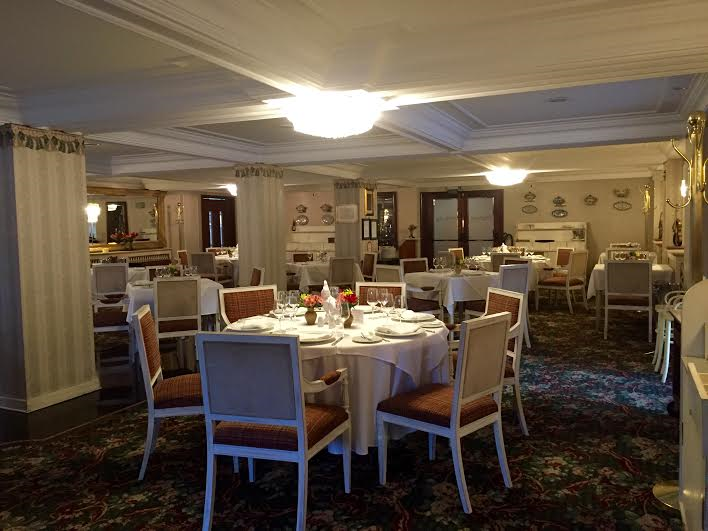 O ambiente em estilo clássico do Restaurante Charpentier, Hotel Frontenac. Foto: Kaki Melo.         