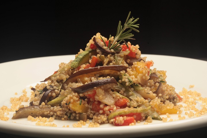 Risata - Salada de quinoa com legumes marinados