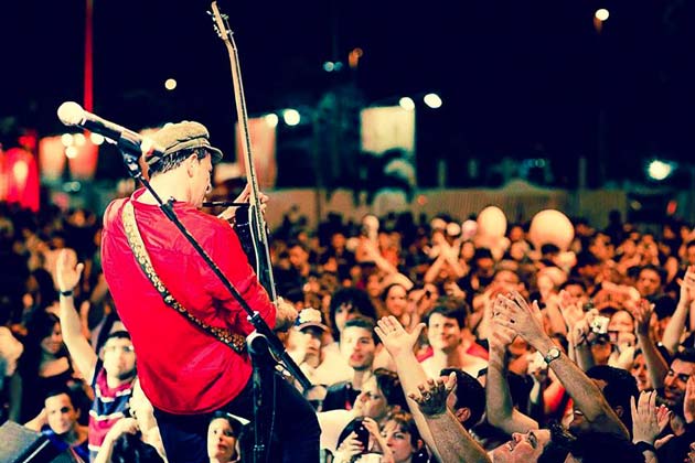 Rodrigo Santos(Barão Vermelho) um dos melhores instrumentistas do Rock Nacional, vem ao Recife para junto com George Israel, homenagear Cazuza no Recife Blues & Jazz Festival