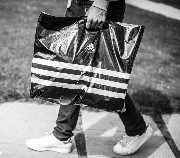 Sacola plástica Adidas