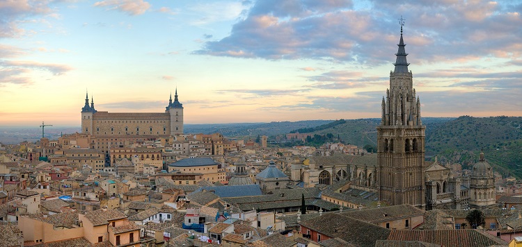 Toledo_Skyline_Panorama,_Spain_-_Dec_2006