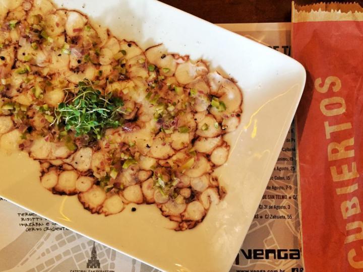 Venga_Tapa de Carpaccio de Pulpo_ Foto Camila Nagem