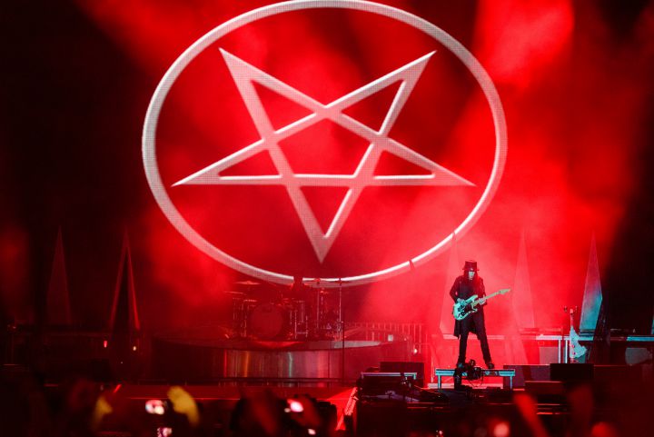 dia2_artistico_mundo_motleycrue_arielmartini-ihateflash (2