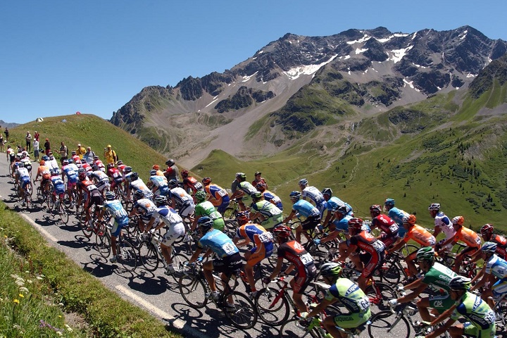 TOUR DE FRANCE - STAGE SEVENTEEN