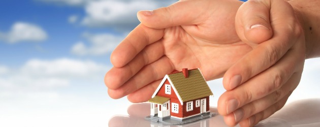 hands_and_little_house-630