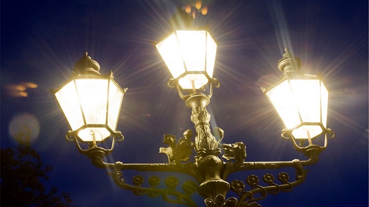 lichter-der-grossstadt-schreiber-110-_v-img__16__9__xl_-d31c35f8186ebeb80b0cd843a7c267a0e0c81647