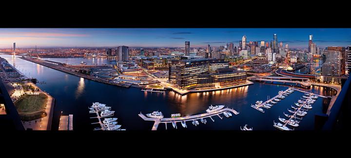 melbourne_docklands_at_dusk_balcony