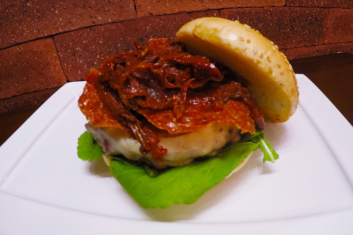 O Mercadão Burger está disponível na rede até 09/fevereiro. 