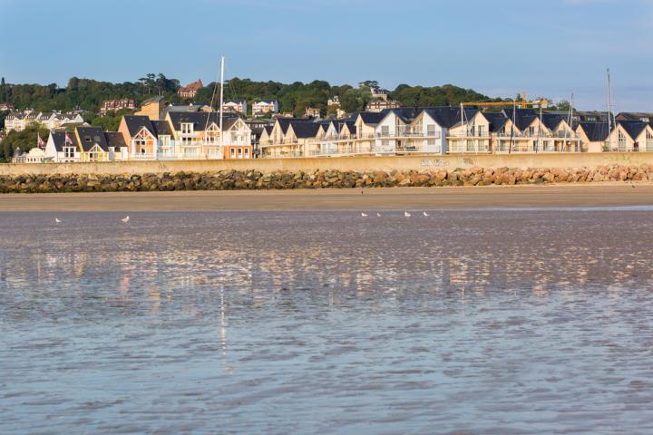 shutterstock_Colorful buildings on the seashore in Deauville, Normandy, France