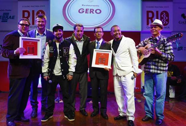 A cerimônia foi apresentada pelo ator Rodrigo Hilbert, que ao lado de Dudu Nobre, o repentista seu Miguel e o rapper Xará, entregou o cobiçado quadro de garfinhos aos premiados do Restaurante Gero.